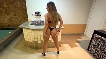 Boqueteira's sloppy balls-deep blowjob spit handjob motel domination frenzy