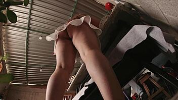 ¡SHORT SKIRT UP SKIRT LATINA VOYEUR EXPOSED!