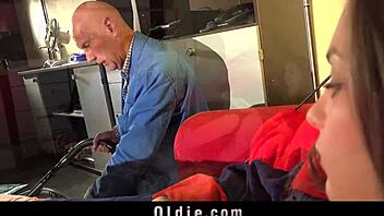 old guy finds horny big tits cutie for blowjob facial cumshot 😈🍆💦