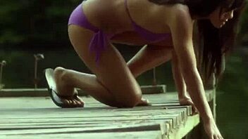 Do you crave Donnabella Mortel's sexy bikini freshwater tease?