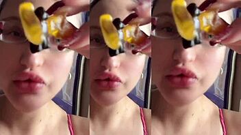 mmm chewing this huge fetish food while glasses fog up from tall fucking 😋🍆