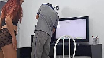 horny babe flashes no panties to technician outdoor exhibition small waist!