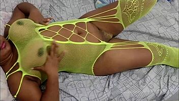 Big Ass Ebony Gets Anal Banged Deepthroat in Homemade Massage