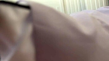 Vivian Taylor's Busty Ass Fills Bed with Scott Stark