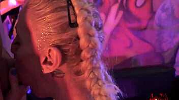 cougar milf couple swingers threesome erotic positions barcelona salon 🔥🍑💋