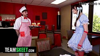 fuck me quick in this fast food joint now