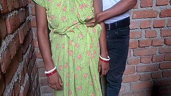 telugu babe's hot bathroom romance 💦😘 young and steamy vibes