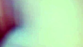 Secret bedroom video of Indian babe changing saree