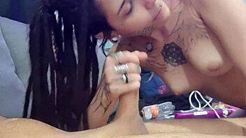 Dreads Girl Sucks Monster Cock Mamadeira Style