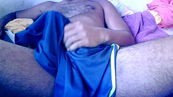 tenia muchas ganas de masturbarme asi...