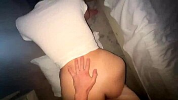 Thick ass babe bent over begging for deep doggystyle cumshot pounding!