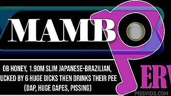 هوني جي اليابانية البرازيلية النحيفة تمد طيزها بستة أزبار كبيرة تبول DAP