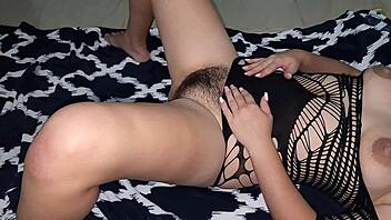 😏 sexy latina babe spreads for easy creampie fuck 🔥💦 juicy pussy moans loud!