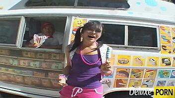 i need shaved pussy pounded like ice cream