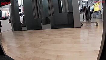 mall day turns into teen group lick fest