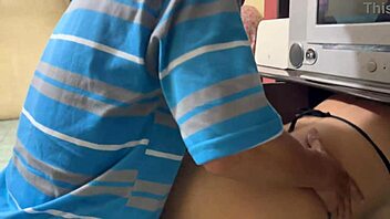 big ass busty neighbor stuck old guy fucks her homemade squirting