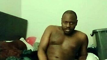 i feel so sexy playing with my hair flirtin hard 😘