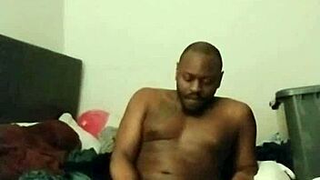 i feel so sexy playing with my hair flirtin hard 😘