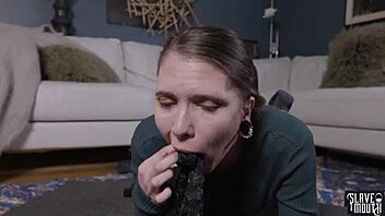 im blond slave bobbin on doms piss socks puking ass dildos