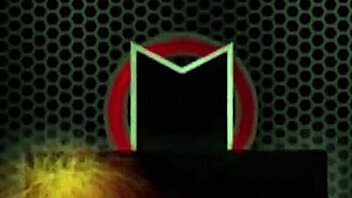 curvy nympho maggie green smothers julia ann's face with juicy pussy!