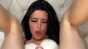 AMERICAN EXCHANGE STUDENT HORNY SOLO SQUIRT TOYS WEBCAM