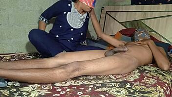 desi babe romantic bangs in indian village full video