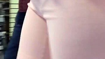 oh fuck, milf's massive mature ass shakes wildly!