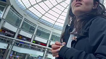 pay tourist for hot lesbian scissoring and licking 😘👅