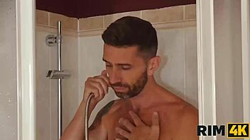 She rims and plays dirty with juicy assholes like a pro