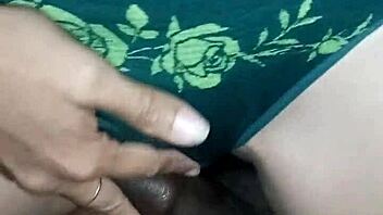 ¡Mira a tu mujer gozar con verga enorme, cornudo perfecto!