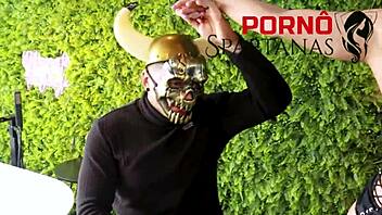 Cintia tests if her man handles massive chifre weight during rough fuck