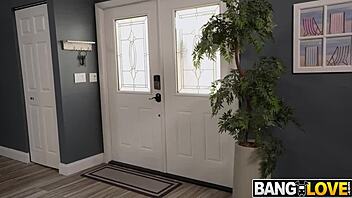 venus valencia begs diego perez help her out 😈🍑💦