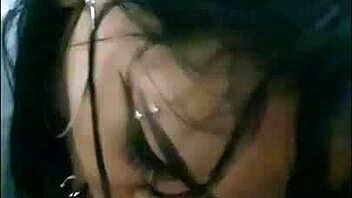 curvy amateur shakes ass in street tease