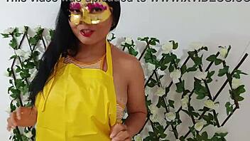 Latina vegetable vendor fucked doggystyle at her shop