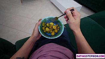 curvy milf rachael cavalli eyes your jerk off 😈💦