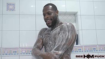 Mr Porter devours Emerald Loves' hairy pussy 👅