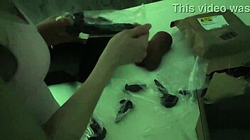 my boyfriend's cock vs toy pussy and my mouth 😏👅