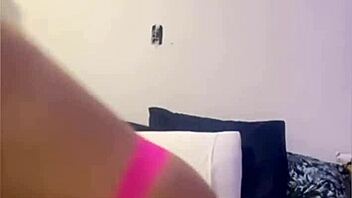 quero uma rola preta aqui pra fuder minha buceta 😈🍆💦