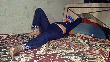 desi babe romantic bangs in indian village full video