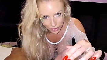 met hot babe dancing took off condom for dirty stranger creampie finish