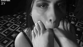 gorgeous svetlanna's toenail seduction 😍👅