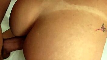 Horny tgirl Sa Fontenelle bareback doggy anal