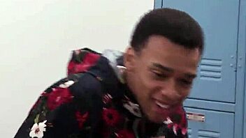 Heather Honey slurps teacher's BBC in sloppy college threesome