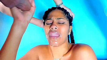 ¡La morena chupa con baba y sin misericordia hasta el fondo!