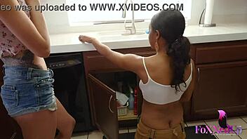 Seductive plumber Jenna Foxx tempts horny Eden Sin