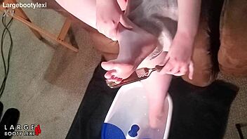 PAMPER MY CURVY CAMPUS FEET TO GLOSSY WORSHIP PERFECTION!