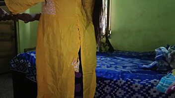 Provocative Indian Bhabhi Begs Dever for Doggy Pounding