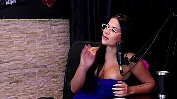 brunette demos sloppy blowjob after faking orgasmo triple kiss leticia braga