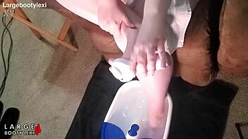 PAMPER MY CURVY CAMPUS FEET TO GLOSSY WORSHIP PERFECTION!