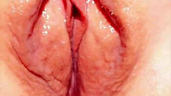 MATURE BLONDE SPREADS HUGE WET SHAVED PUSSY LIPS OUTDOOR FLASHING UPKIRT